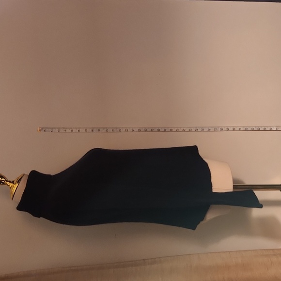 Liz Claiborne black long sleeve sweater size Medium - Picture 2 of 11